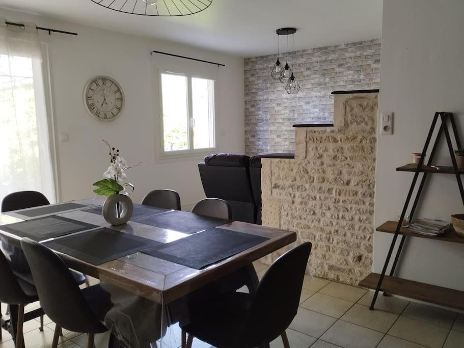 Gite Le Vieux Moulin Sansais Ngoại thất bức ảnh