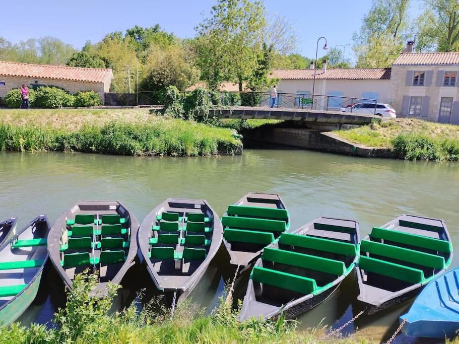 Gite Le Vieux Moulin Sansais Ngoại thất bức ảnh